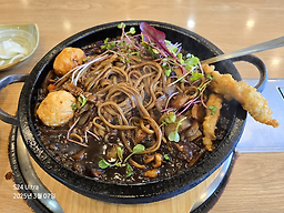 Gyeongsandoljjajang (경산돌짜장) 2