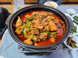 Jayeonmaeuntang (자연매운탕) 2