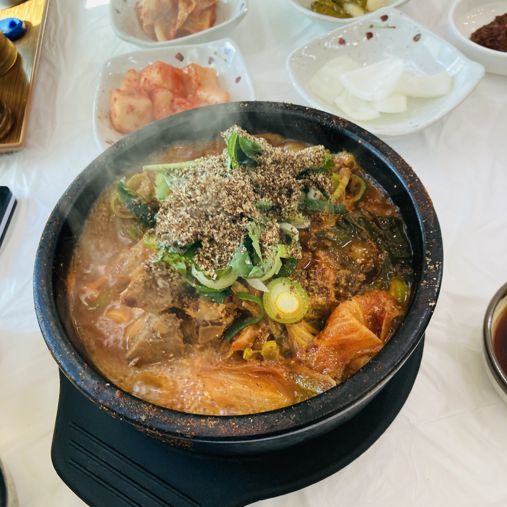 Ttukbaegiyangpyeonghaejangguk (뚝배기양평해장국) 3