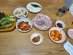 Donggokhalmaegukbap (동곡할매국밥) 2