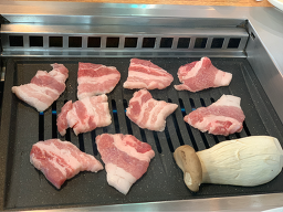 Teolbosikyukjeom (털보식육점) 1