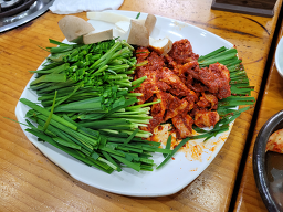 Neungiorimaeul (능이오리마을) 1