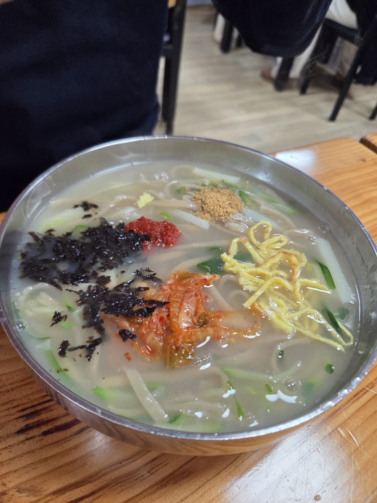 Gohyanghyangtosikdang (고향향토식당) 1