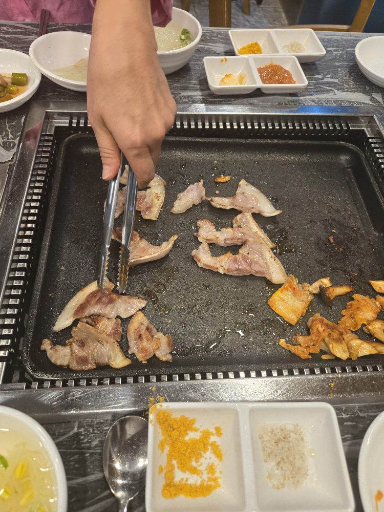 흑돼지연탄구이 3