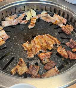 Nokchamilmyeongalbimaeul (녹차밀면갈비마을) 1