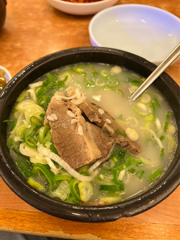 Moraenaeseolnongtang (모래내설농탕) 2