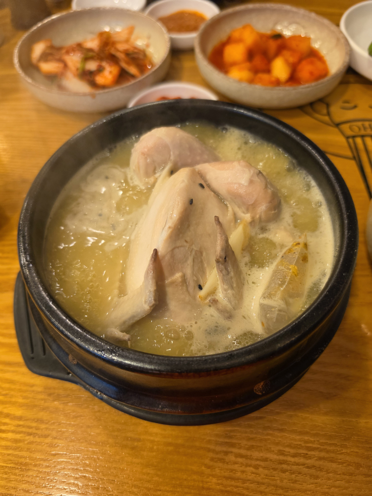 지호한방삼계탕 3