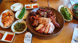 Gajangmatitneun jokbalsongjeongjeom (가장맛있는 족발송정점) 1