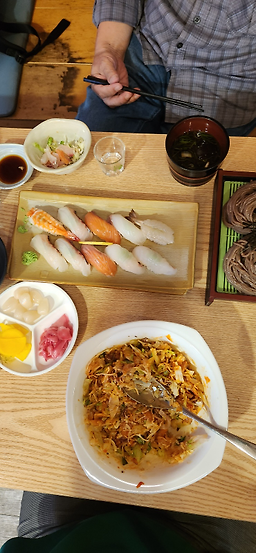 Gahyeonseusi (가현스시) 1