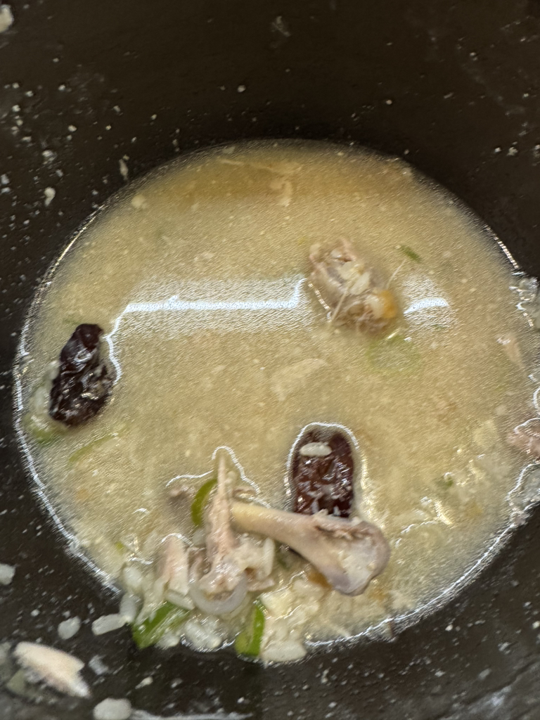 Iucheolhanbangnurungjisamgyetang sanginjeom (이우철한방누룽지삼계탕 상인점) 1