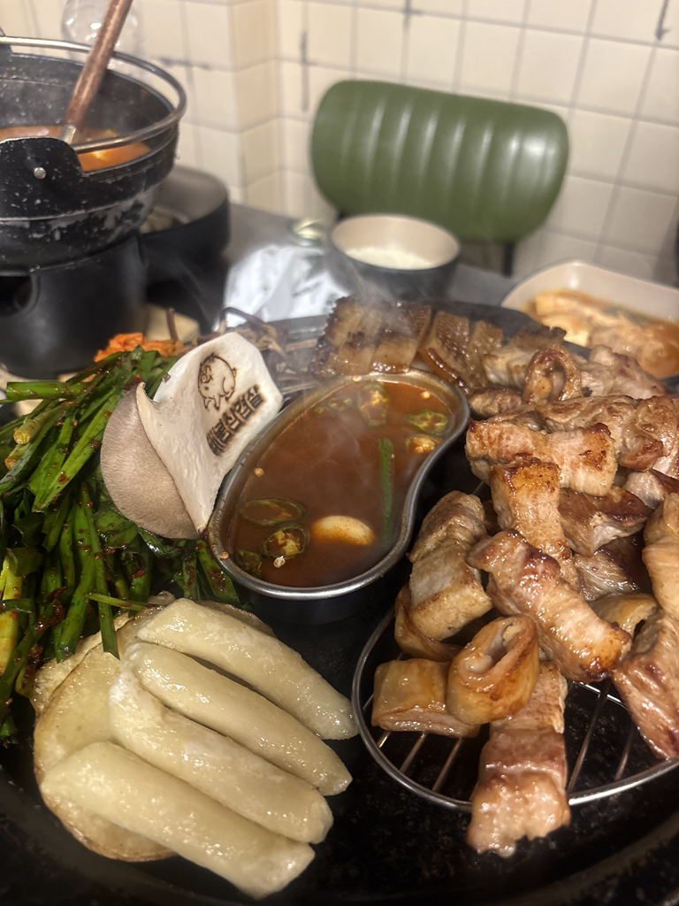 돼봉삼겹살 대학로점 사진 8