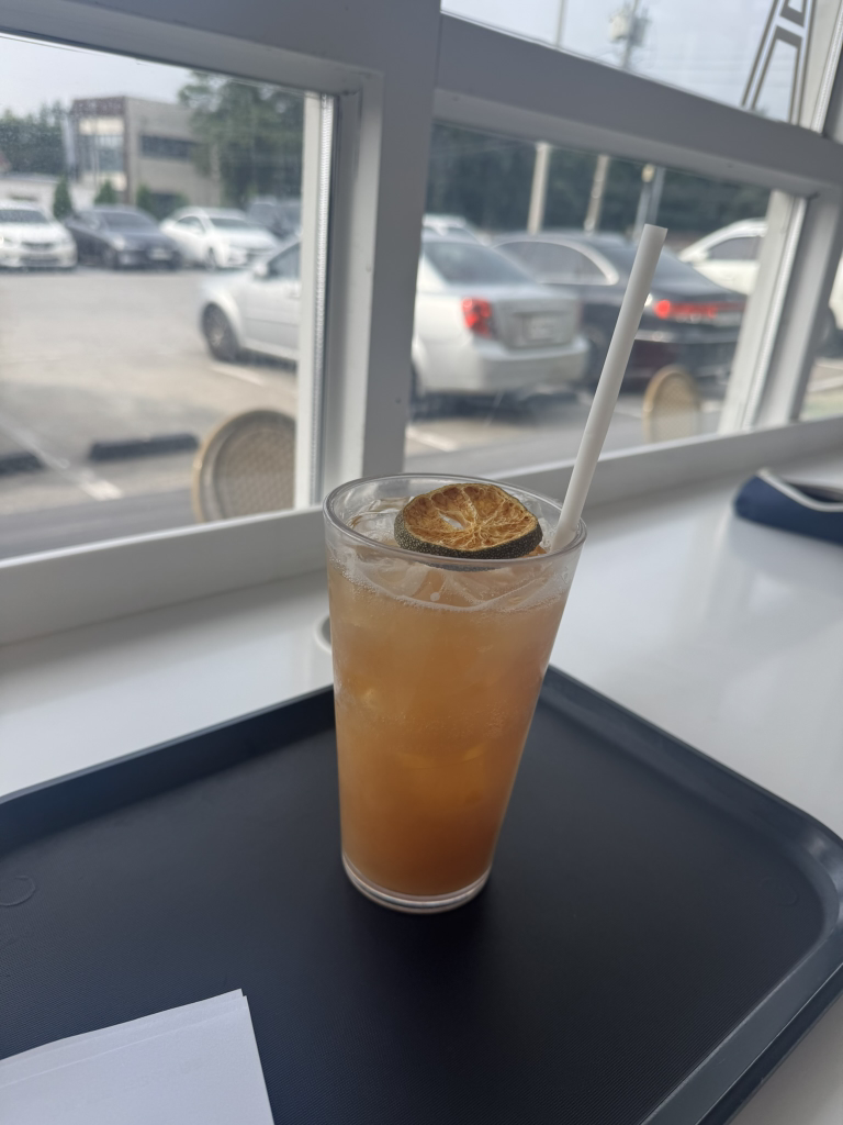 에이바우트 제대후문점