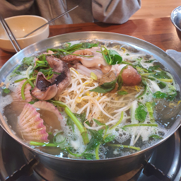 Choeganghaemulkalguksu (최강해물칼국수) 1