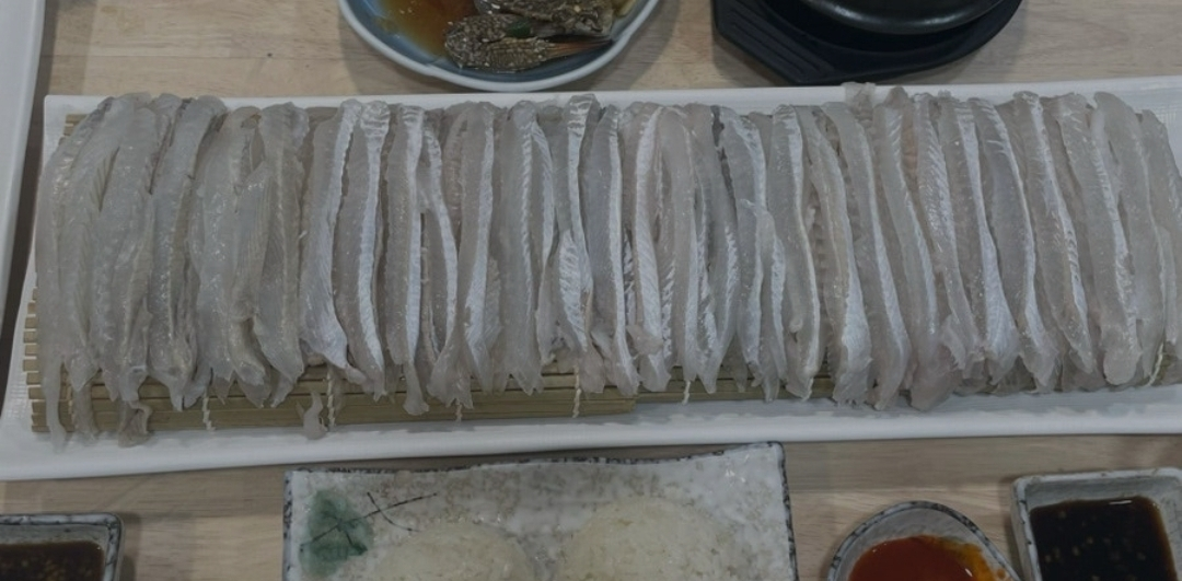 Kkalkkeumihoetjip&chamchi (깔끄미횟집&참치) 3