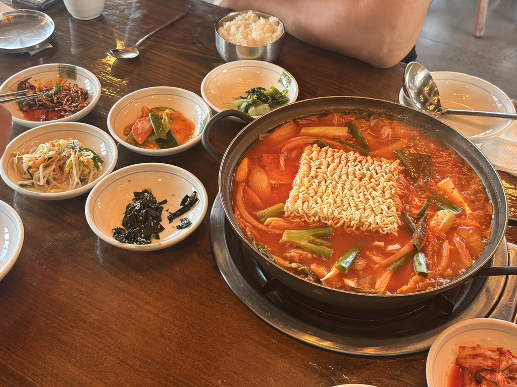 부산아지매집 대표 사진