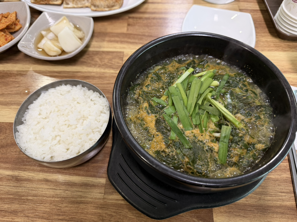 Hanhamjimemilguksu (한함지메밀국수) 2