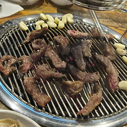 숯피우는남자 대표 사진