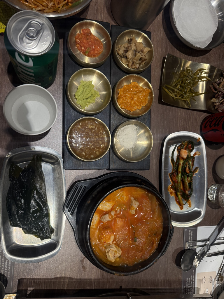 Seongbokdongjipyatapjikyeongjeom (성복동집야탑직영점) 1