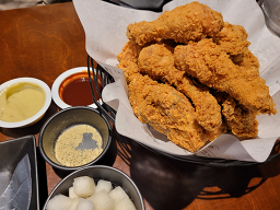 Gyochonchikin (교촌치킨) 2