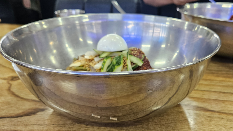 Wanggopbaegi naengmyeon (왕곱배기 냉면) 3