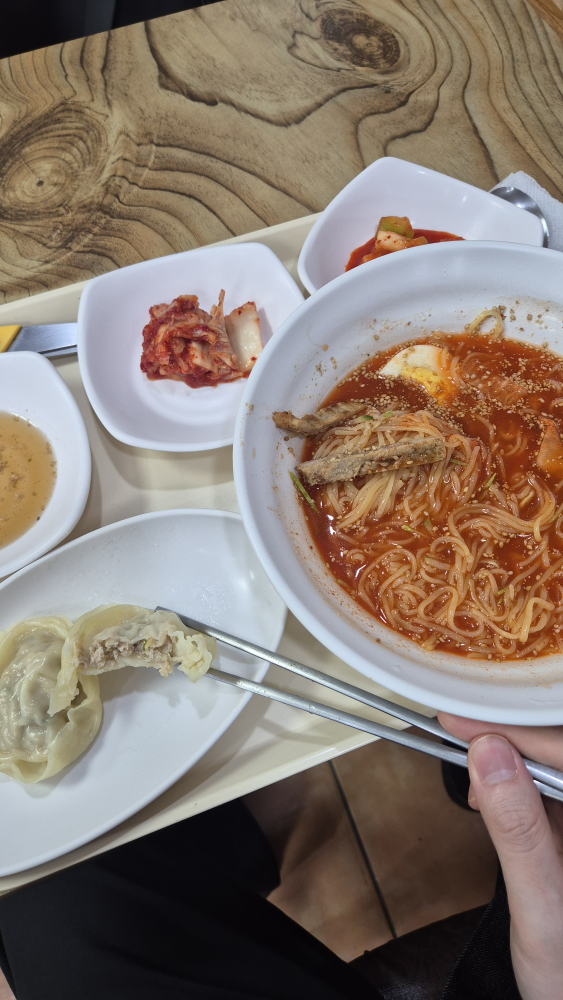부산완당부산밀면 대표 사진
