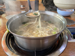 Hongdukkaesaengkalguksu (홍두깨생칼국수) 2