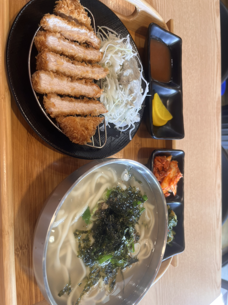 Saengsaengkalguksu&donkkaseu (생생칼국수&돈까스) 1