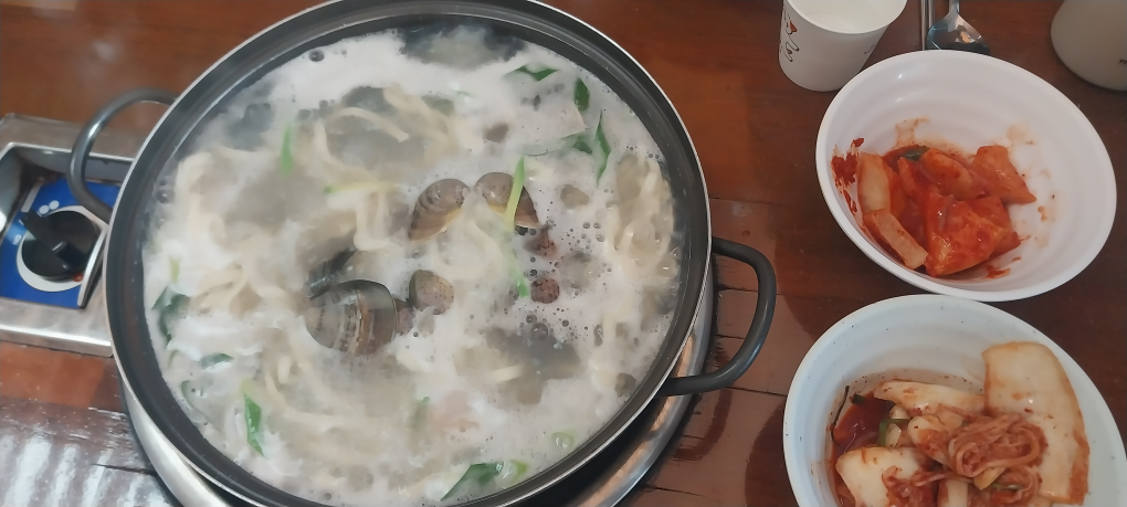 Kalguksujip (칼국수집) 1