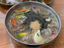 Gangreunghaebyeonmemilmakguksu (강릉해변메밀막국수) 3