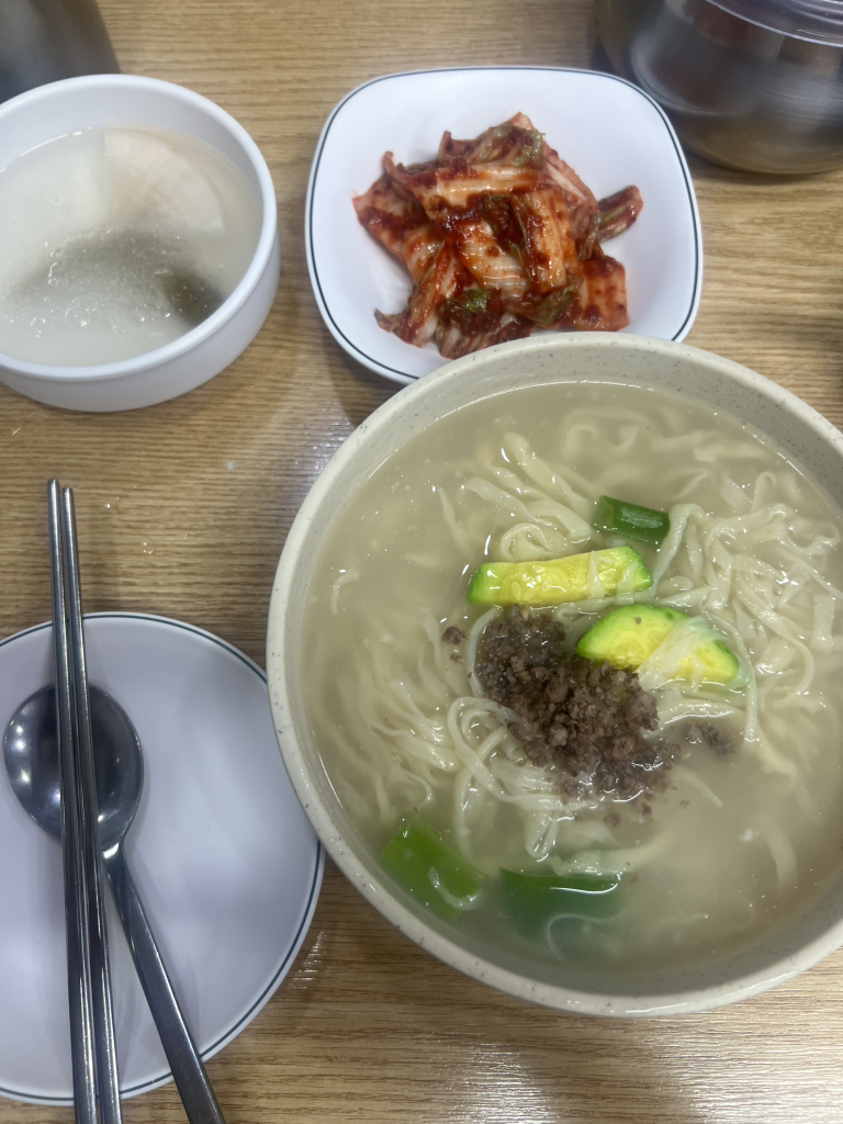 Wonjokalguksu (원조칼국수) 1