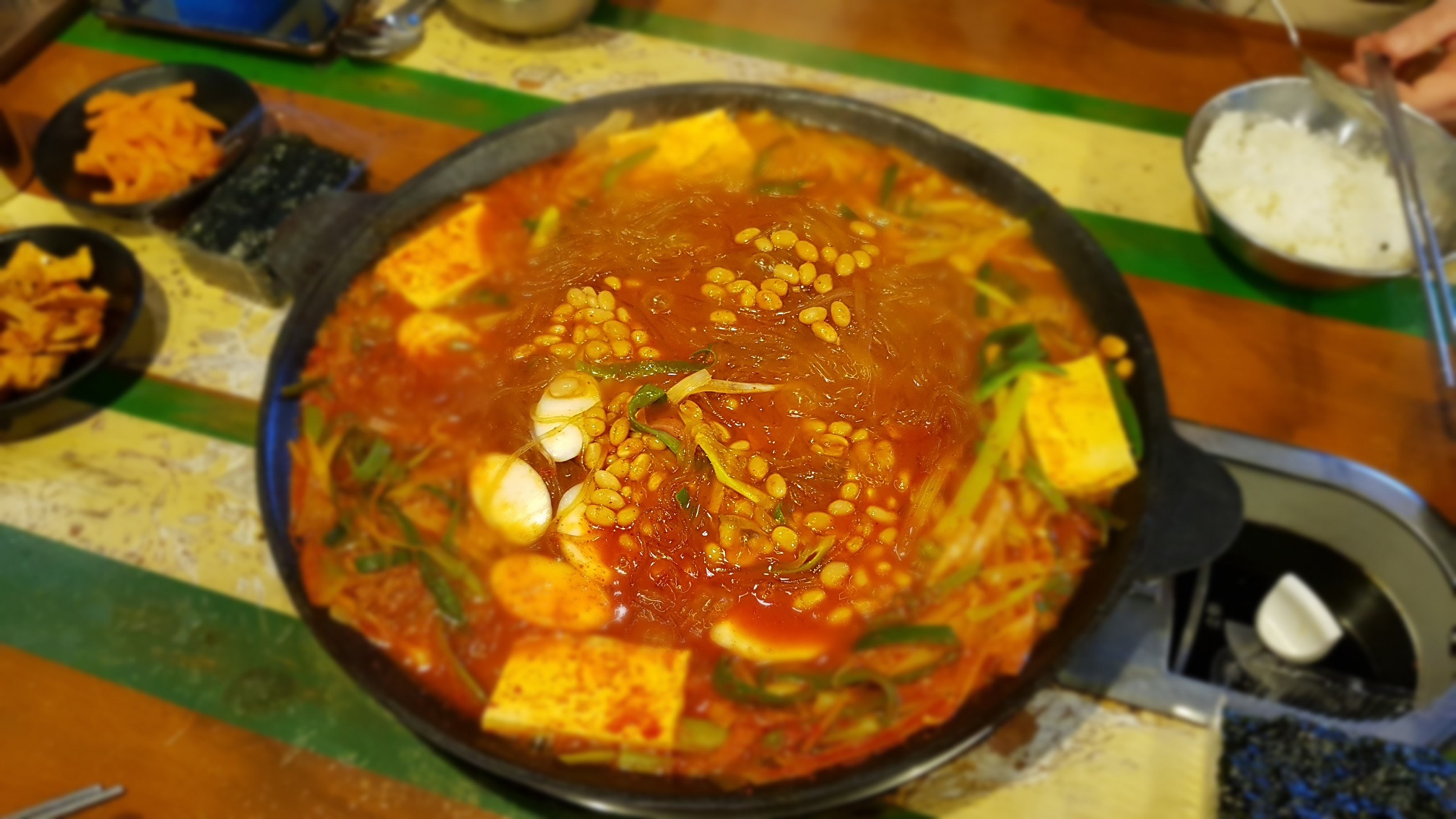 Icheungjipuijeongbubudaejjigae (이층집의정부부대찌개) 1