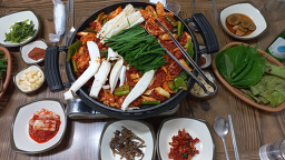 Yangjimaeultodamjip (양지마을토담집) 3