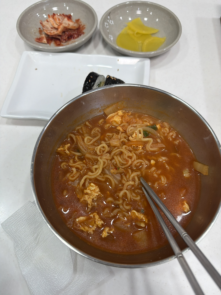 Gimbapcheonguk (김밥천국) 1