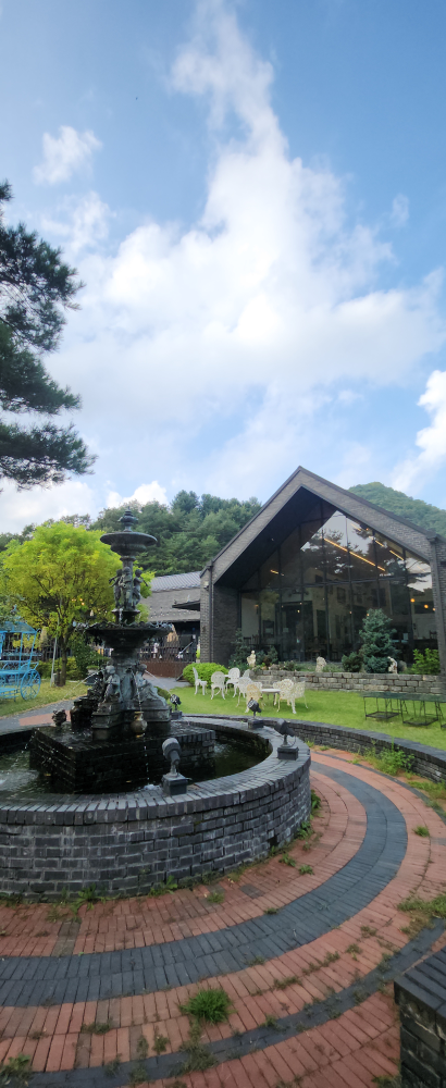 Pikokbilriji (피콕빌리지) 1