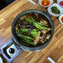 Chwirakhanbangneungibaeksuk (취락한방능이백숙) 3