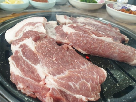 Chaegyesanmaetdwaejisikdang (채계산맷돼지식당) 1
