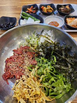 Owoleguksu (오월에국수) 1
