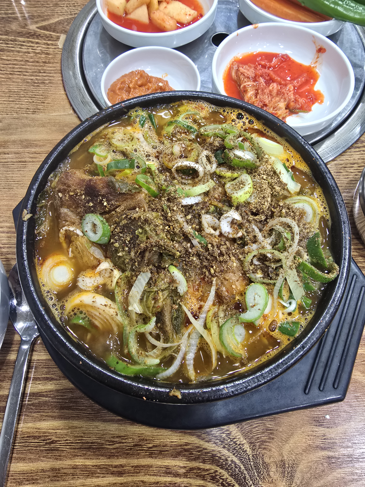 Hwangtodakgalbi (황토닭갈비) 3