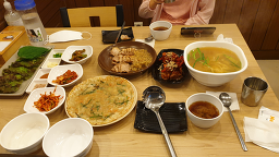 대덕골 보쌈칼국수 수원직영점 사진 3