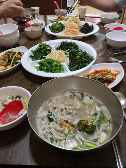 Yetnalkalguksu (옛날칼국수) 3