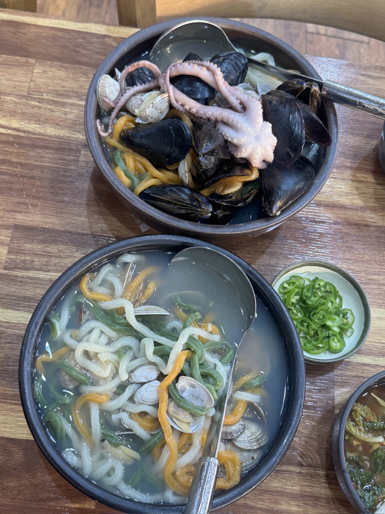 Choegojipkalguksu (최고집칼국수) 2