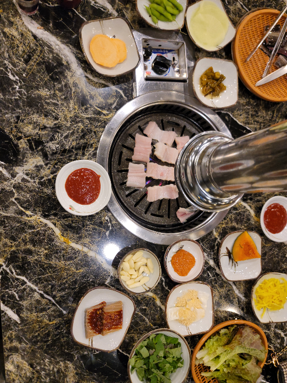Punggaechamsutjangeo (풍개참숯장어) 1