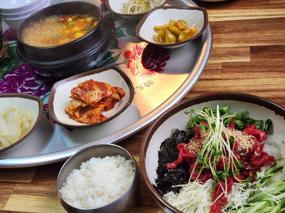 Bonggyesutbulgalbi (봉계숯불갈비) 1