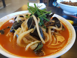 Sokchoojingeojjamppong (속초오징어짬뽕) 3