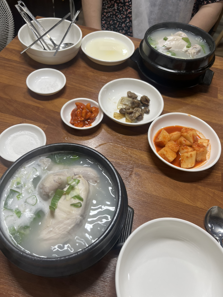 Seoulsamgyetang (서울삼계탕) 1