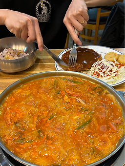 Janghyeokminui budaejjigae (장혁민의 부대찌개) 1