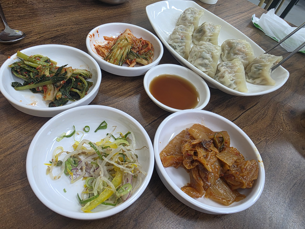 Goraesilmandu (고래실만두) 3