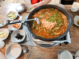 Gasimeoriminmulmaeuntang (가시머리민물매운탕) 1