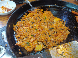 Jeongtongchuncheondakgalbi (정통춘천닭갈비) 1