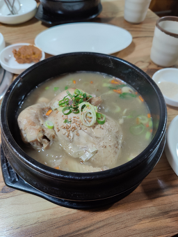 Munheunghwangchilbonga (문흥황칠본가) 3